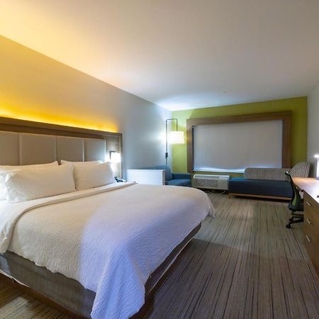 גארלנד Holiday Inn Express & Suites Dallas Ne Arboretum מראה חיצוני תמונה