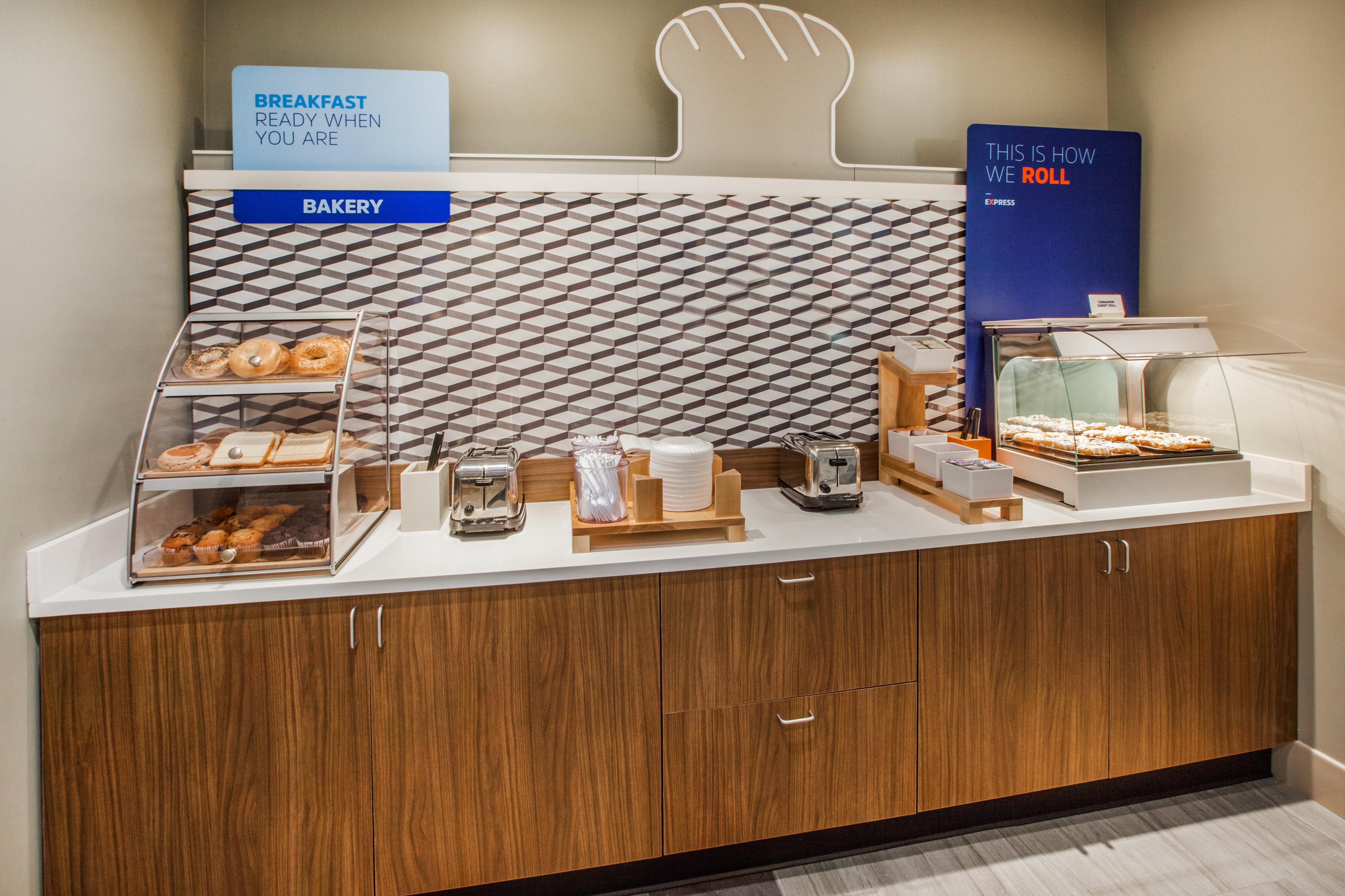 גארלנד Holiday Inn Express & Suites Dallas Ne Arboretum מראה חיצוני תמונה